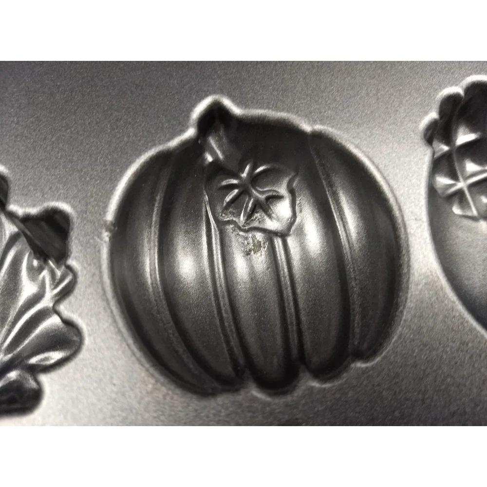 Nordic Ware Autumn Cakelet Baking Pan Pumpkin Turkey Leaf Acorn Non Stick NEW